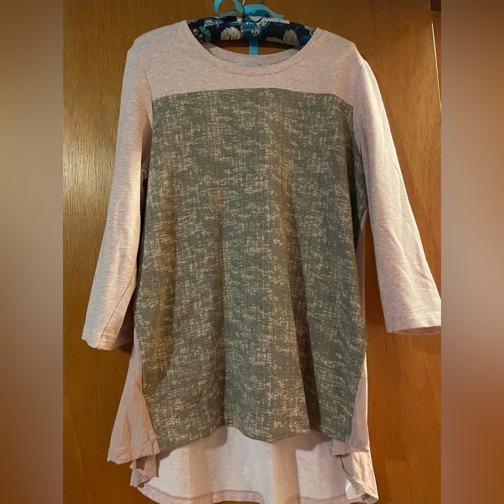 Logo Lounge pop over top with pockets! 🌸